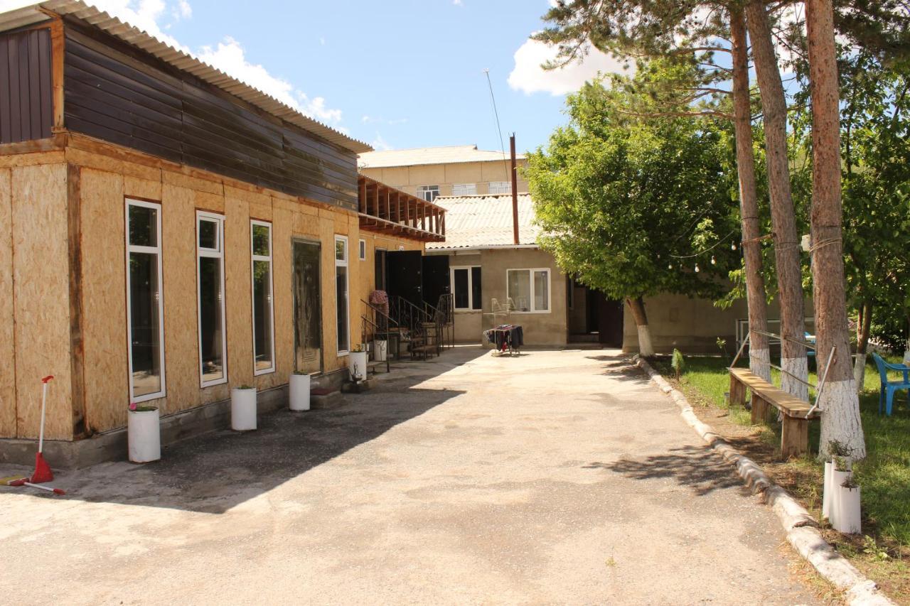 Guest House Jamal Naryn Экстерьер фото